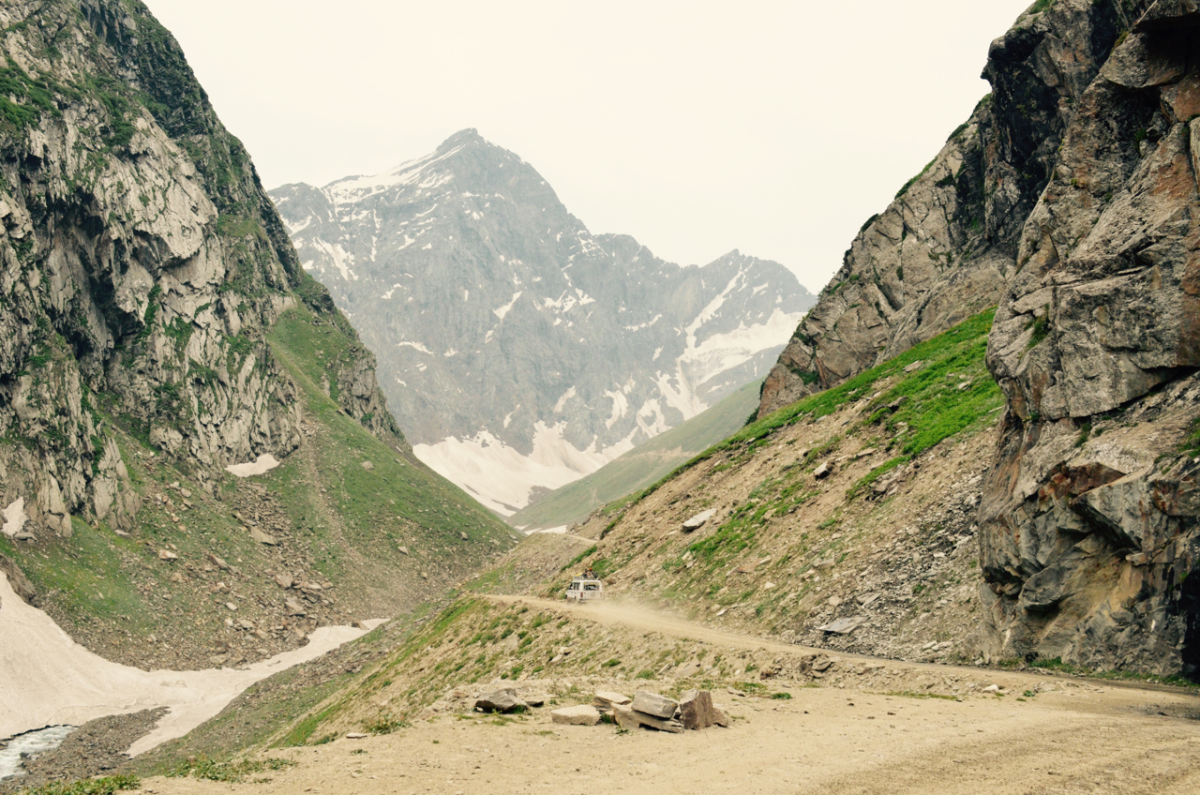 Sach Pass road Journey Tour
